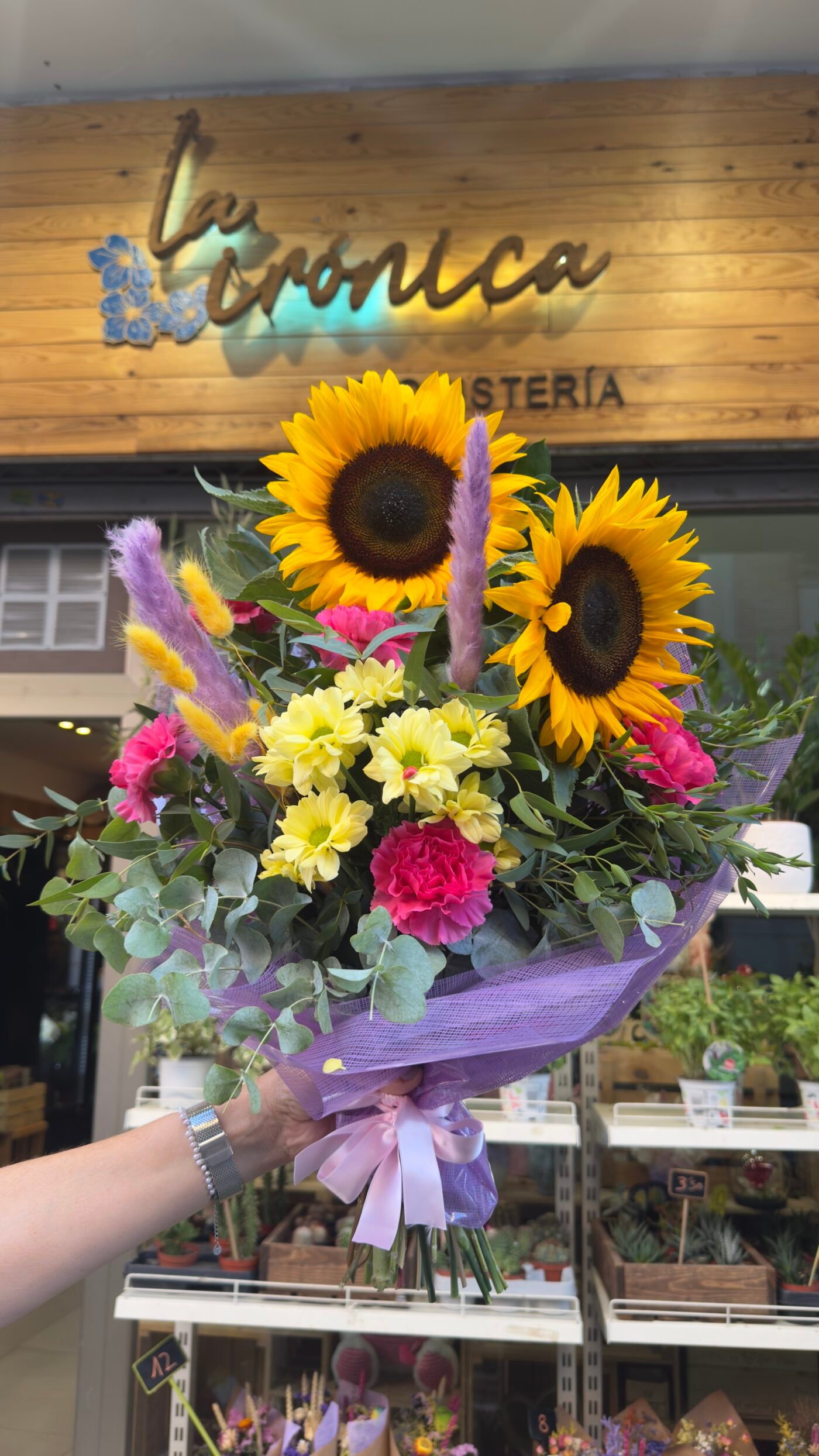 ramo amarillod e girasoles claveles y margaritas